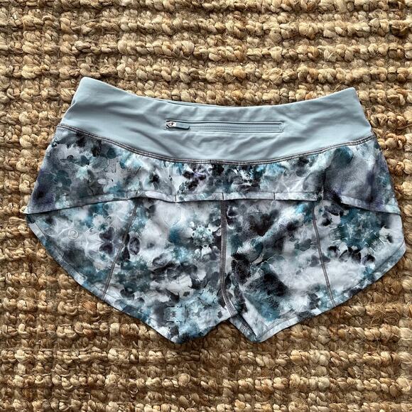 Lululemon Speed Up Low-Rise Short 2.5" Kaleidofloral Multi/Blue Cast Size 4 NWOT - Picture 3 of 10